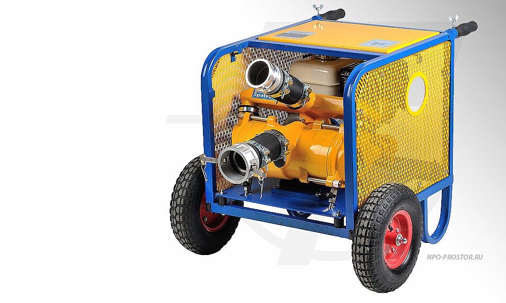 Установка УПН-30 на базе самовсасывающего мембранного насоса отлично зарекомендовала
себя при выполнении операций по ликвидации аварийных разливов нефти. Благодаря уникальной
конструкции насос способен длительное время работать всухую без внутренних повреждений.
Данная установка может использоваться при проведении любых работ по сбору нефти в комплекте с
широким рядом нефтесборщиков.
Установка УПН-30 способна перекачивать загрязненную
воду, шламы, легкие и тяжелые виды вязкой нефти,
нефтепродукты, в том числе вязкие, на высокой скорости,
не вызывая турбулентного потока. Насос всасывающего
типа очень эффективен при перекачке масел и других
материалов вязкостью до 5 000 сСт.